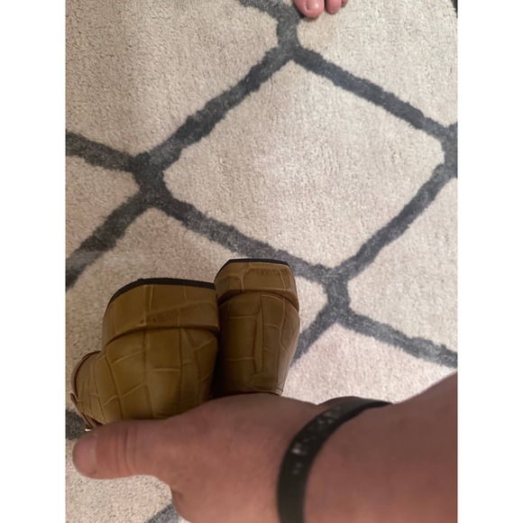 Sarto Forza by Franco Sarto Women's Beige Embossed Camel Leather Loafers Flat - Picture 2 of 5